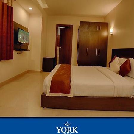 York Inn Lucknow Buitenkant foto